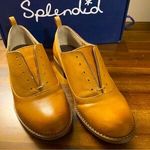 Splendid Women’s Laceless Oxford